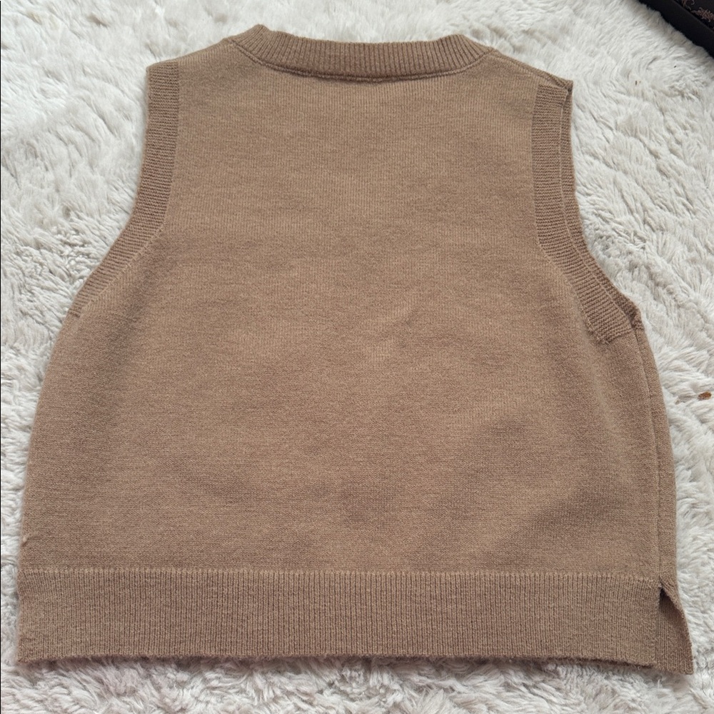 SHEIN V-Neck Tan Sweater Vest - Picture 4 of 4